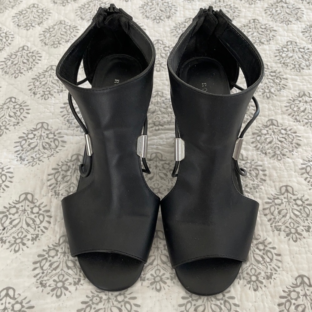 Black wedges